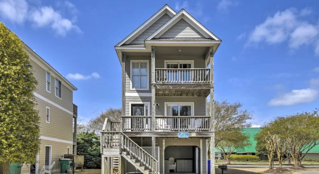 Коттедж Home w/ Deck in Corolla Light: Walk to Beach!