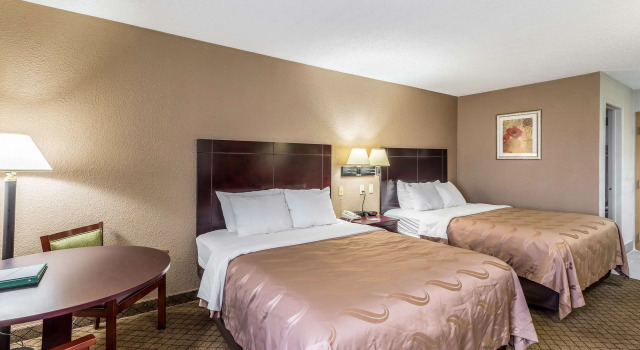 Четырёхместный номер Standard Quality Inn Rolla