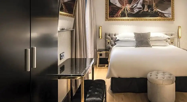 Четырёхместный номер Hotel Eiffel Petit Louvre