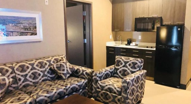 Люкс Wingate by Wyndham Kamloops