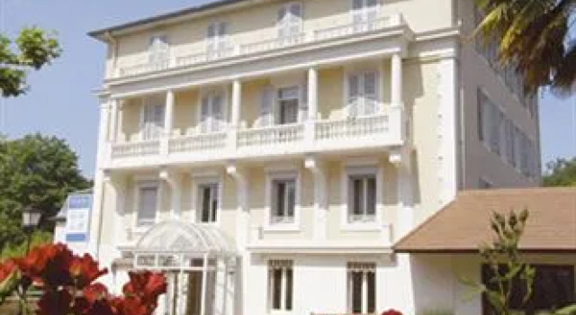 Hotel Club Vacanciel Salies de Bearn, Забронировать Отель Отели Сали-де-Беарн с бассейном, Бассейн