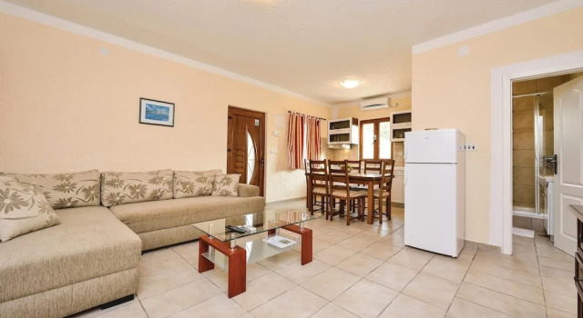 Nice Apartment in Vir With 2 Bedrooms, Wifi and Outdoor Swimming Pool