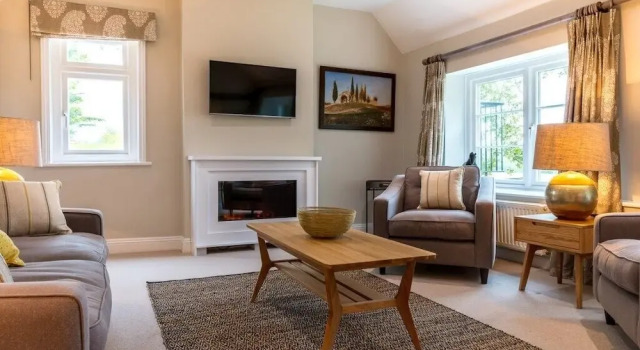 Люкс Deluxe Cowdray Lodge B&B rooms