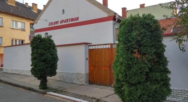 Szlavi Apartman, Reservar Apartamento Baja 
