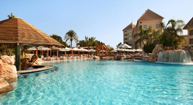 Курортный отель Hilton Pyramids Golf