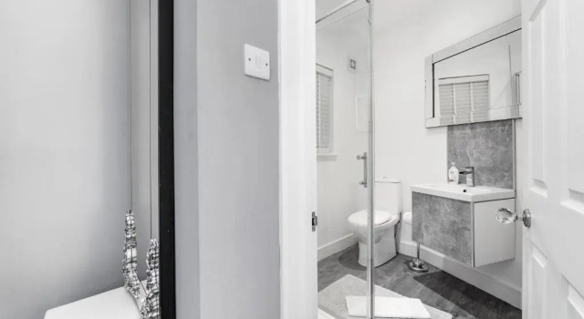 Коттедж с видом на сад Newmarket Boutique Apartments