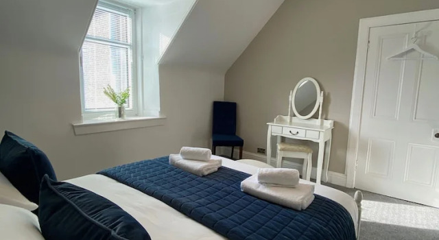 Innes Street Townhouse - Inverness City Centre Dog, Забронировать Отель Отели Инвернесс с парковкой, рядом с Природный заповедник Меркинч, Парковка