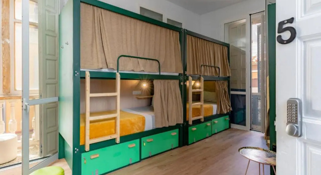 Кровать в общем номере (женский номер) The Urban Jungle Hostel