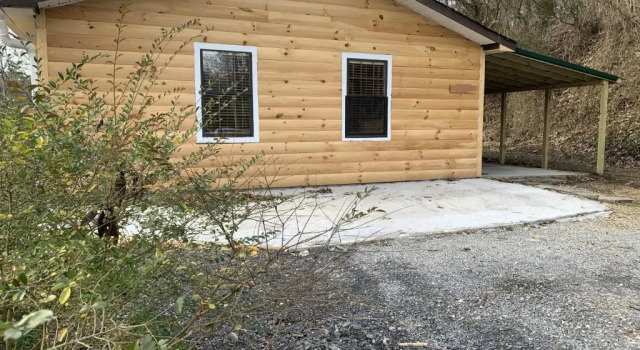 Коттедж с 2 комнатами Wild Reindeer *New Cabin 5min From Parkway*HOTTUB