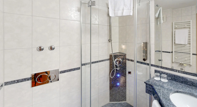 Четырёхместный номер Comfort PLAZA INN Heilbronn