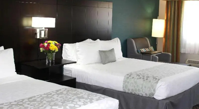 Четырёхместный номер Standard Best Western PLUS La Mesa San Diego