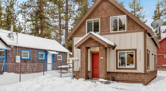 Village Chic Chalet #2113 by Big Bear Vacations, Rezerwuj Chalet Big Bear Lake Stany Zjednoczone