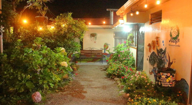 Casa Jungle Monteverde Bed & Breakfast