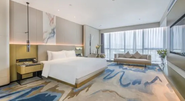 Люкс Eastern Gloria Plaza Hotel