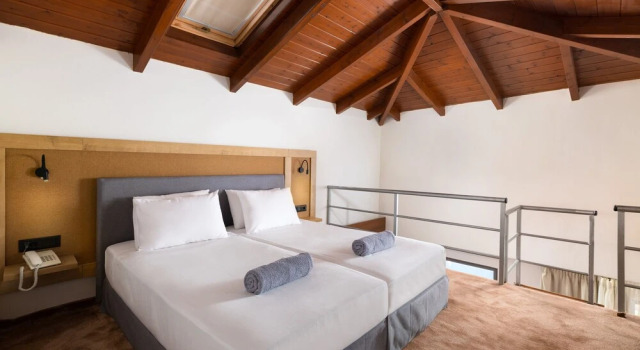 Люкс Executive Costa Lindia Beach Resort