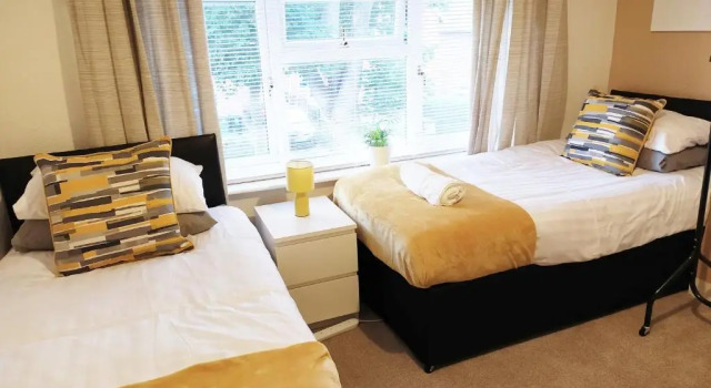 B-ham 20 mins, 10 Beds, M6 J10, Free Secure Onsite Parking, Забронировать Отель Уолсолл Уэст-Мидлендс, рядом с Walsall Healthcare NHS Trust