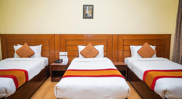 Hotel Crown Himalayas, Rezervasyon Otel Pokhara Gandaki Pradesh Province
