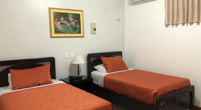 Номер Standard Hotel Plaza Central