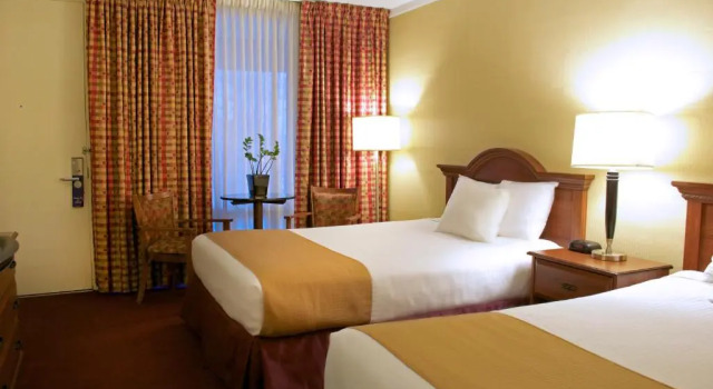 Четырёхместный номер Standard West Gate Inn Nyack