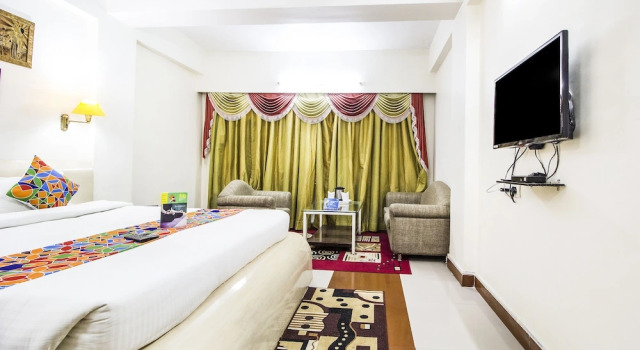 Номер Deluxe FabHotel Mayfair Inn