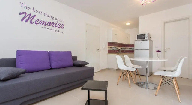 Apartments Memories, Prenota Appartamento Hotel a Isole Quarnerine con parcheggio, Parcheggio