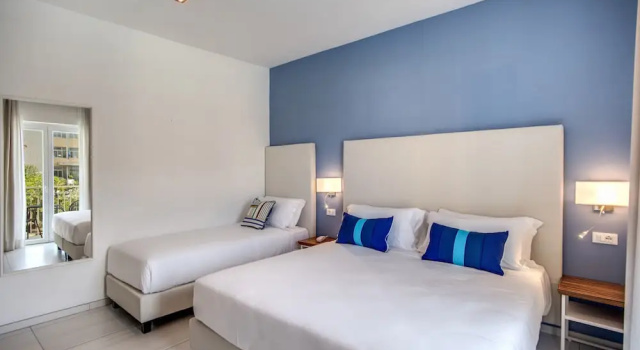 Трёхместный номер Standard с балконом Hotel Florida