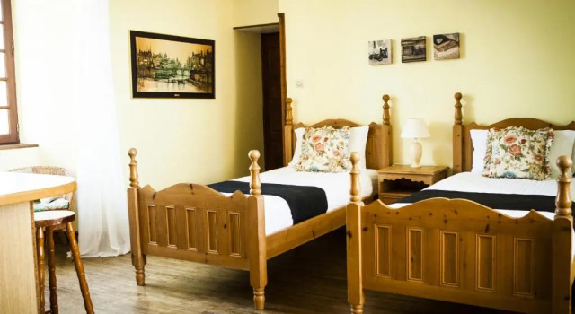 Четырёхместный номер Standard Charming Courtyard cottage 25kms Puy du Fou