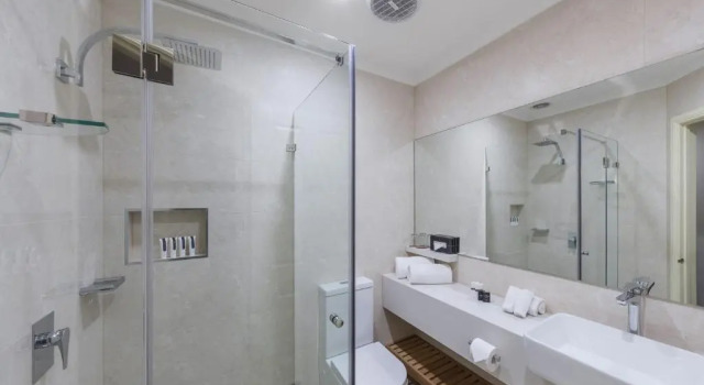 Номер Deluxe Canterbury International Hotel