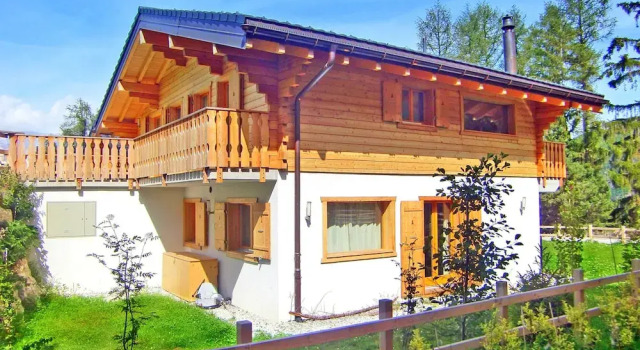 Шале с балконом Chalet in La Tzoumaz Near Ski Lift