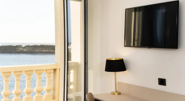 Двухместный номер Standard с балконом и с видом на море Hotel Falli