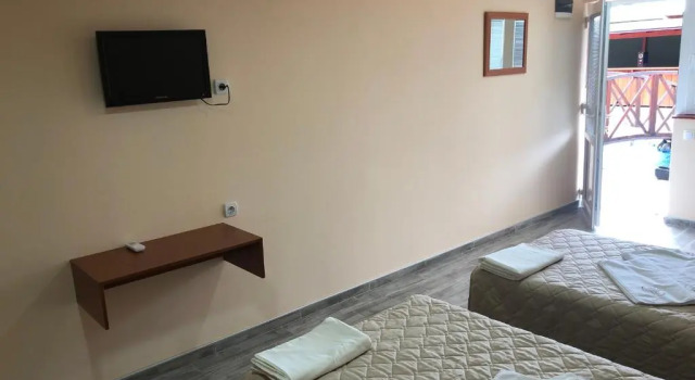 Трёхместный номер Standard с красивым видом из окна Hotel Harmonija