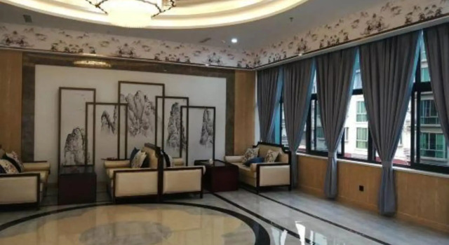 Platform  Hotel, Prenota Hotel Hotel a Sichuan con parcheggio, Parcheggio