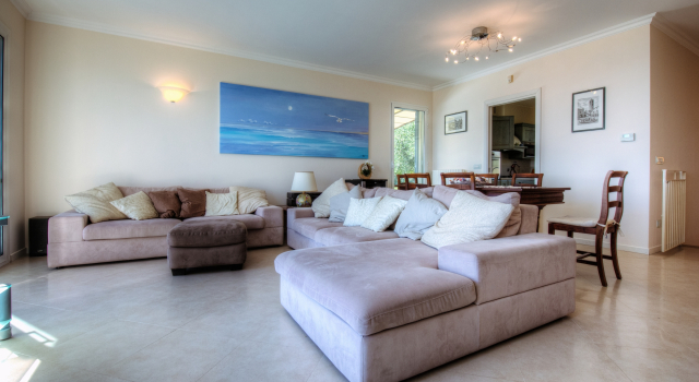 Villa Lucia Riviera dei Fiori, Sea-View and Pool, Забронировать Вилла Отели Сан-Ремо с парковкой, рядом с Пляж Габриэлла, Парковка