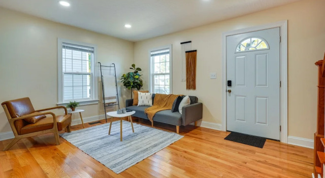 Charming Boho Home Near Osu, Short North, Downtown, Book Feriehus Villaer i Columbus, Villa