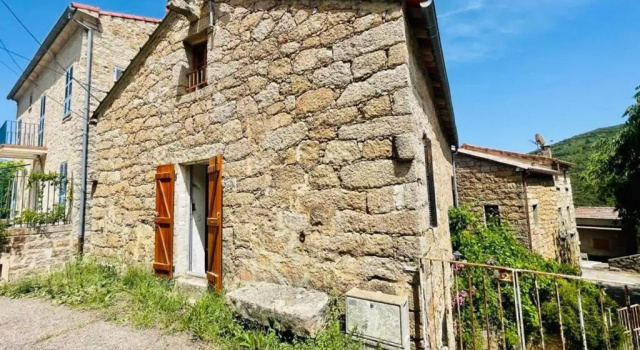 PAISIBLE HOLIDAYS for 4 Gîte 60 m with GARDEN !