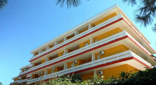 Cozy and Modern Accommodation Beach Front, Prenota Appartamento Hotel a Veneto con parcheggio, Parcheggio