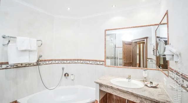 Полулюкс Hotel Elisabeth, 4 Sterne Superior