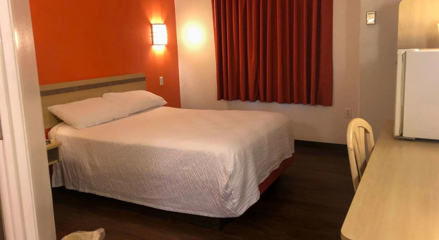 Sleep Inn & Suites Pigeon Forge - Downtown 2.5 stars out of 5