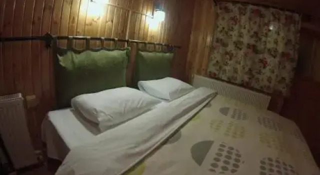 Parpalia Konaklama, Varaa Hotelli Hotellit Marmara-alue pysäköinnillä, Pysäköinti