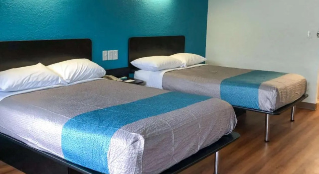 Четырёхместный номер Standard Motel 6-Daytona Beach, FL - Speedway