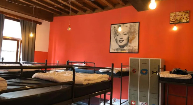 Кровать в общем номере Antwerp City Hostel