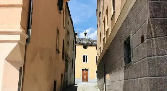 Centrally Located Apartment in Poschiavo, Book Apartment Poschiavo 