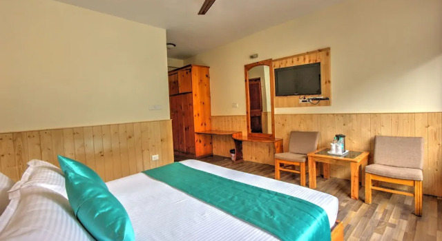Двухместный номер Deluxe c 1 комнатой с балконом и с видом на город Hotel Mountain face by Snow City Hotels