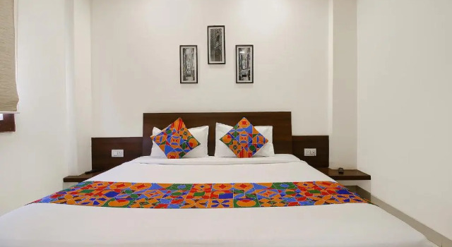 Номер Deluxe FabHotel Comfortable Stay