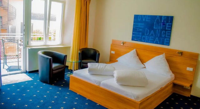 Двухместный номер Standard с балконом и с частичным видом Hotel Capri