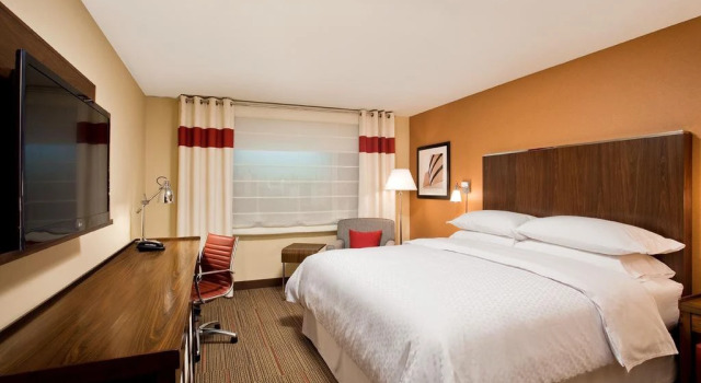 Holiday Inn Cleveland-Airport, Book Hotel Hoteller i Cleveland Heights med pool, Swimmingpool
