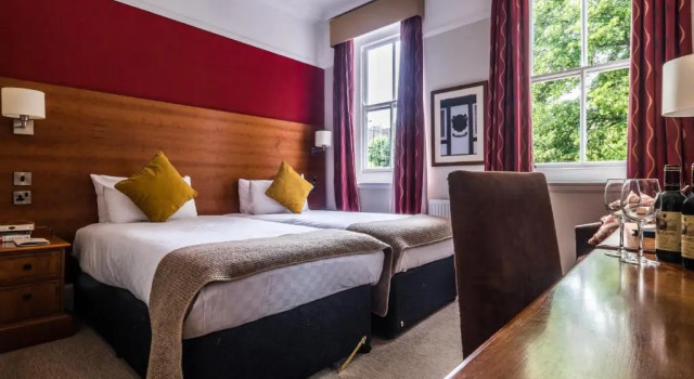 Red Lion Hotel, Забронировать Отель Рэдлетт Хартфордшир
