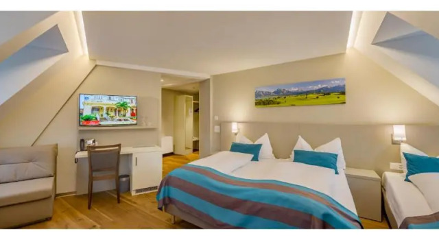 Семейный номер Standard Trip Inn Zurich Hotel