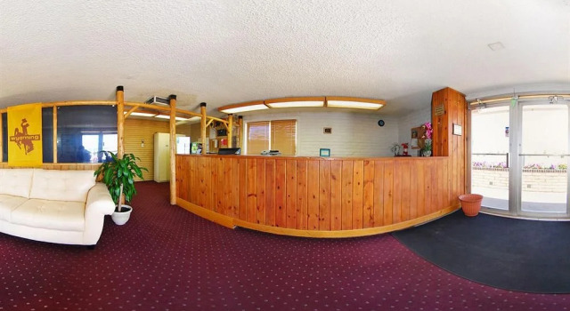 Rodeway Inn, Забронировать Отель Ларами 