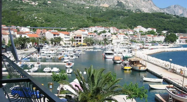 Апартаменты Boutique Waterfront Apartments